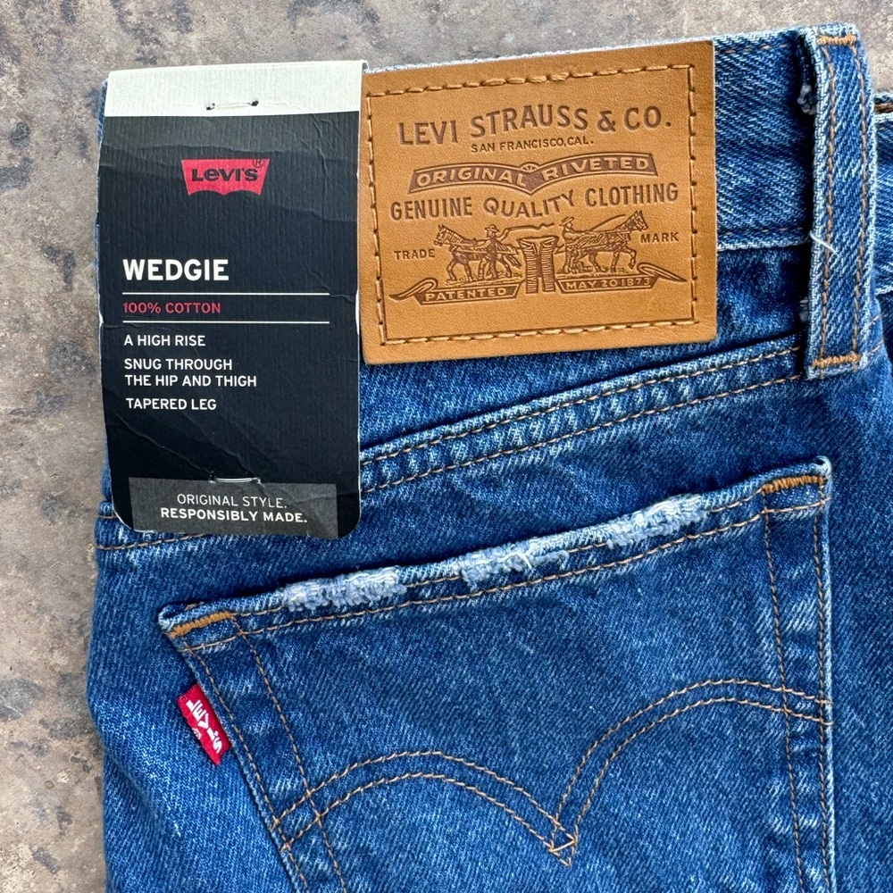 Levi's Blue denim wedgie jeans brand new